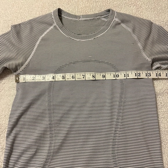 Lululemon Swiftly Tech Long Sleeve Crew Neck Shirt Black White Stripe - Picture 10 of 16